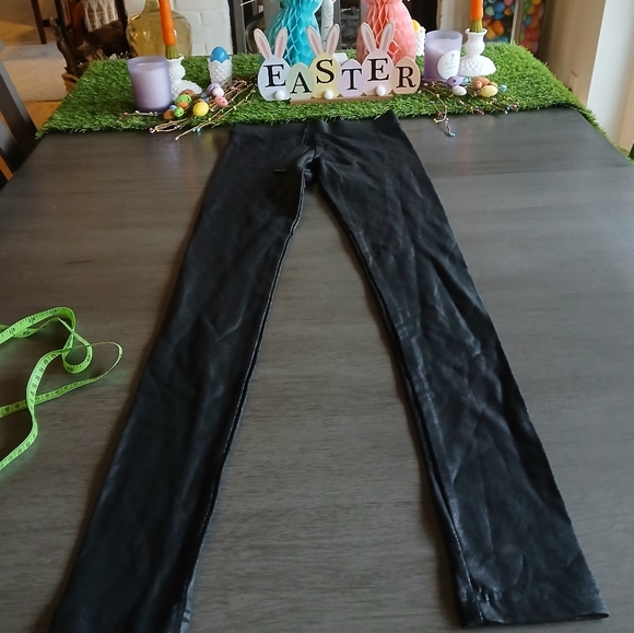Krisa Coated Leggings NWT Size S - Picture 1 of 5